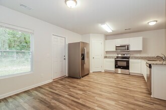 59 Anglers Edge Dr in Midway, GA - Building Photo - Building Photo