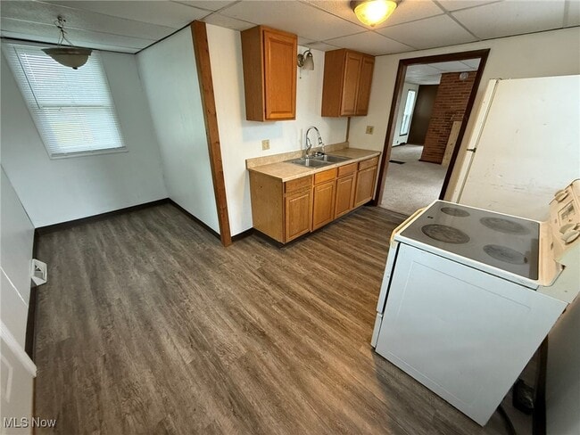 property at 1069 Grant Ave NW