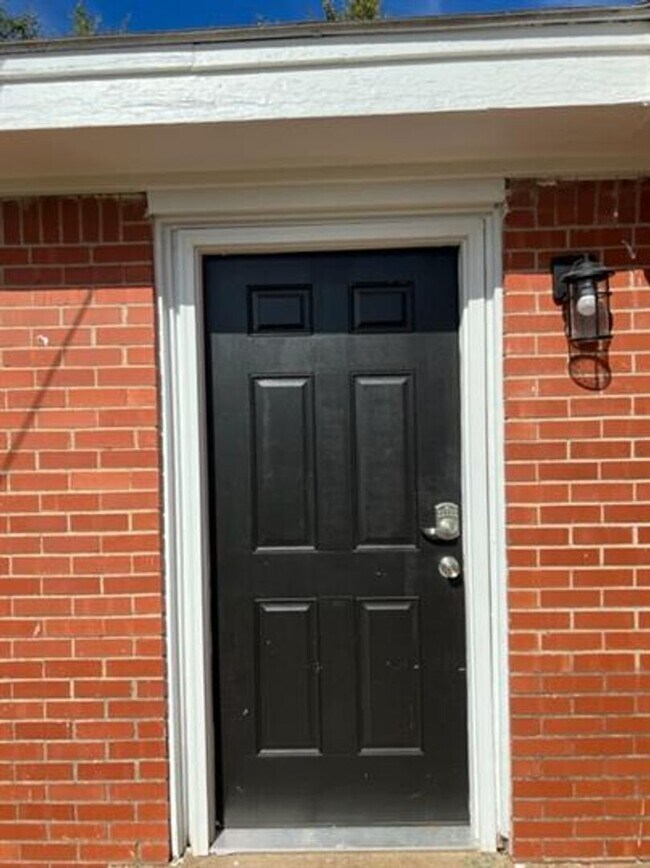 property at 2813 SW 33rd St