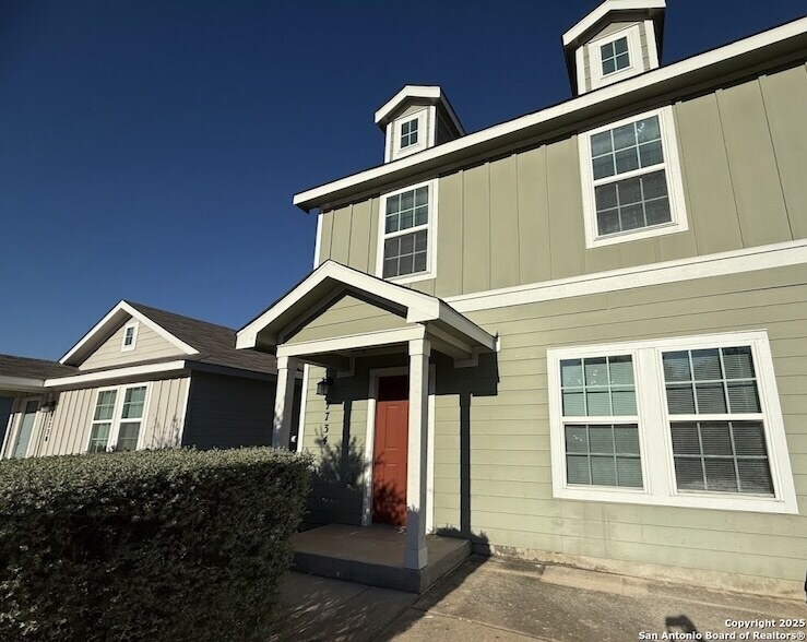 7734 Nopalitos Cv in San Antonio, TX - Foto de edificio
