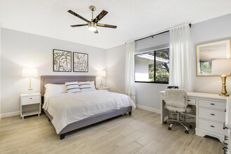 108 Club Dr in Palm Beach Gardens, FL - Building Photo - Building Photo