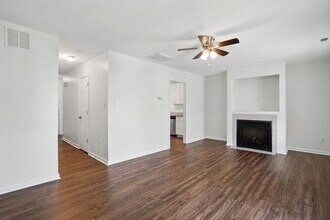 401 Whitehall Ct in Clayton, NC - Building Photo - Building Photo