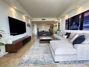 251 Crandon Blvd in Key Biscayne, FL - Building Photo - Building Photo