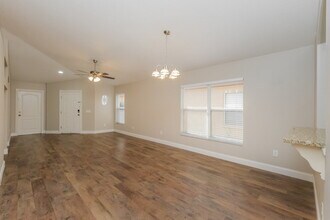 10610 Navigation Dr in Riverview, FL - Foto de edificio - Building Photo