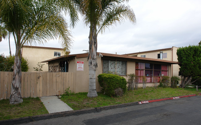 Tiffany Apartments in Vista, CA - Building Photo - Building Photo