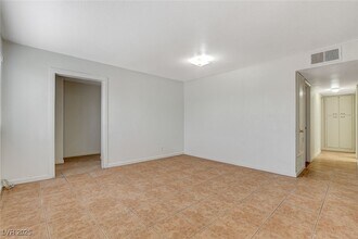 5813 W Balzar Ave in Las Vegas, NV - Building Photo - Building Photo