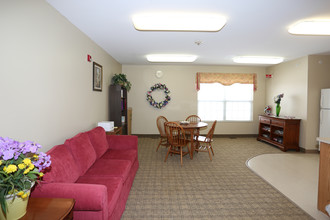 Union Square Senior Apartments in West Seneca, NY - Foto de edificio - Interior Photo