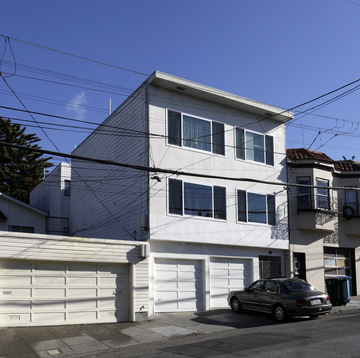 831 Brazil Ave in San Francisco, CA - Building Photo