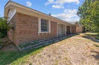 3638 Hillsdale Ln in Garland, TX - Building Photo - Building Photo