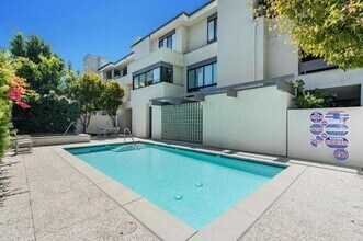 300 S Orange Grove Blvd in Pasadena, CA - Building Photo - Building Photo