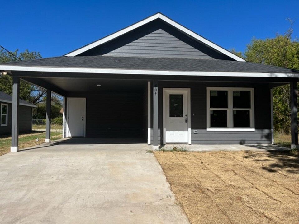 212 Waurika in Mabank, TX - Building Photo