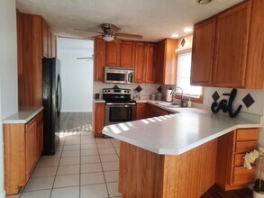 144 Brentwood Dr in Battle Creek, MI - Foto de edificio - Building Photo