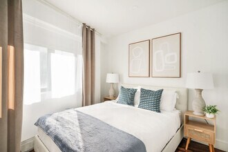 809 9th Ave in New York, NY - Building Photo - Building Photo