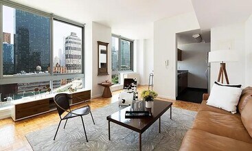 455 W 37th St in New York, NY - Building Photo - Building Photo