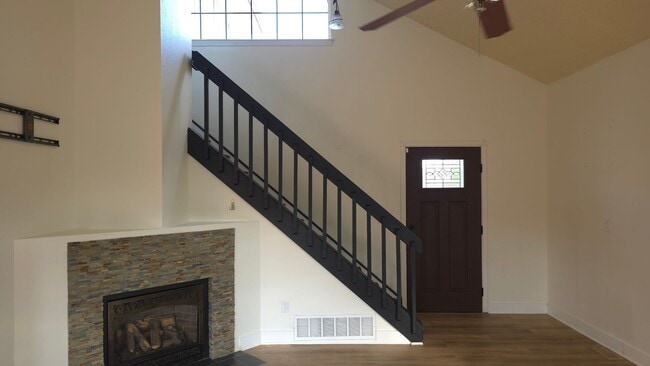 548 Lindstrom Dr in Colorado Springs, CO - Building Photo - Building Photo
