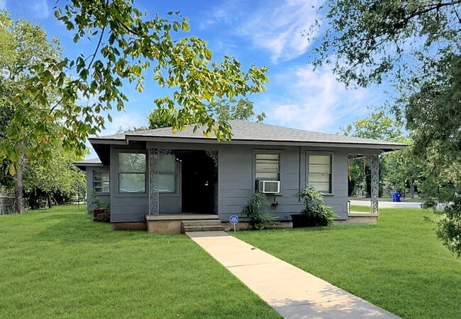 3828 Colcord Ave in Waco, TX - Foto de edificio - Building Photo