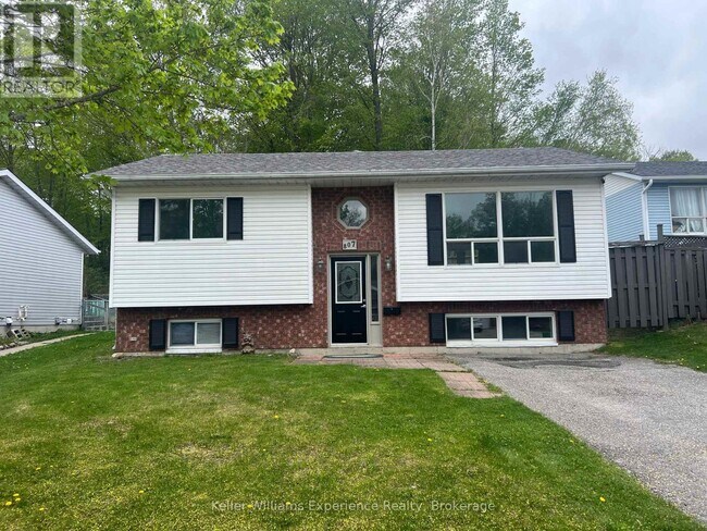 807 Birchwood Dr in Midland, ON - Building Photo - Building Photo