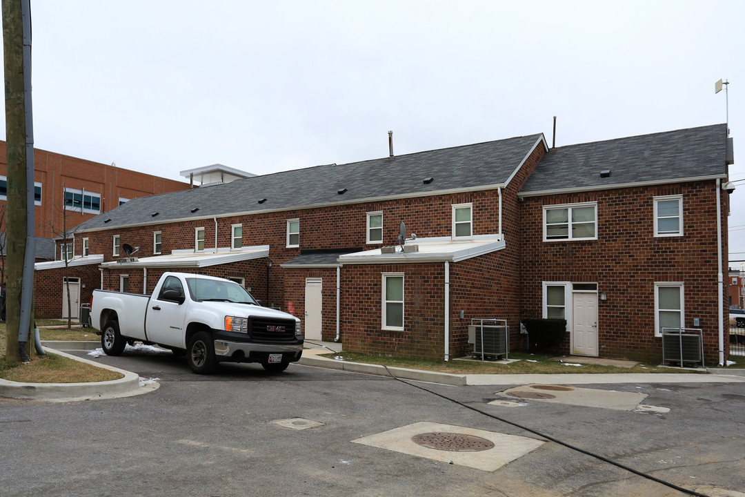 Vintage Gardens in Baltimore, MD - Building Photo