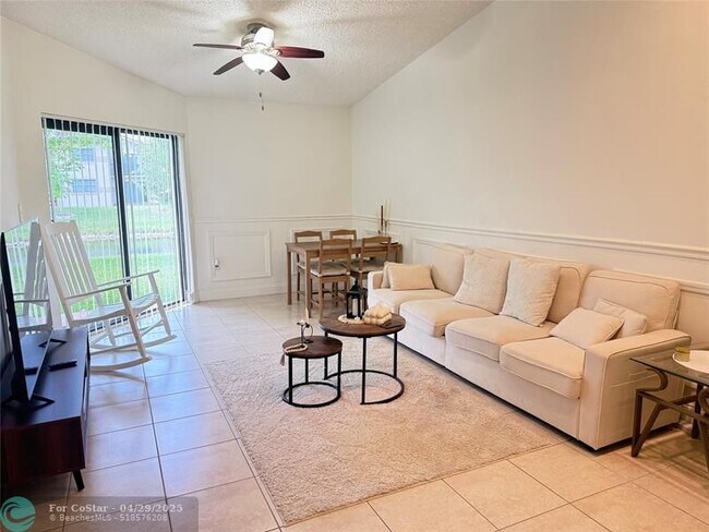 9919 Nob Hill Ct in Sunrise, FL - Building Photo - Building Photo