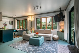 402 Trujillo Ln in Taos, NM - Building Photo