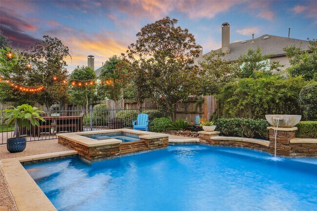 5902 Royal Hill Ct in Houston, TX - Building Photo - Building Photo