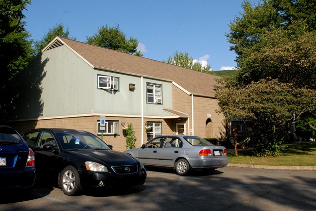 Cole Village in Clarks Summit, PA - Foto de edificio - Building Photo