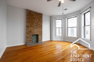 2124 N Milwaukee Ave, Unit 2F in Chicago, IL - Building Photo - Building Photo