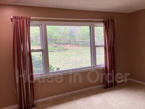10 Whitaker Cir in Fairview, NC - Building Photo - Building Photo
