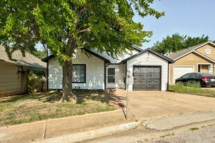 313 Belmont Dr in Edmond, OK - Building Photo