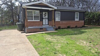 1613 Armstrong St NW in Huntsville, AL - Building Photo