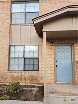202 N Walnut St in Lampasas, TX - Building Photo
