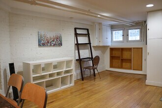 3118 Dumbarton St NW, Unit 3118 English Basement in Washington, DC - Foto de edificio - Building Photo
