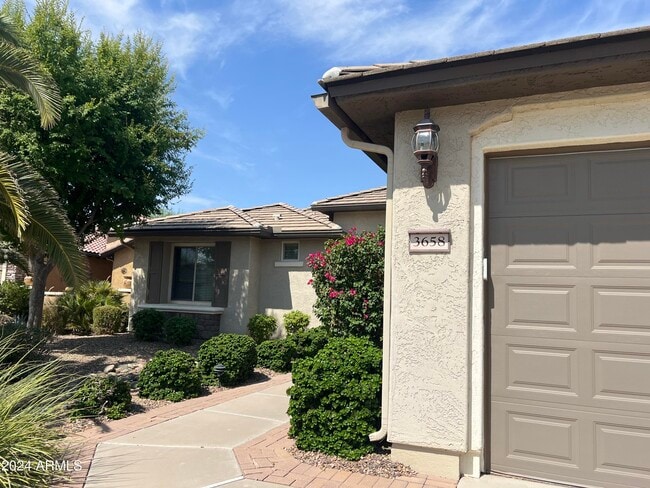 property at 3658 N Princeton Ct