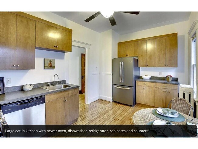 2210 Polk St NE in Minneapolis, MN - Building Photo - Building Photo