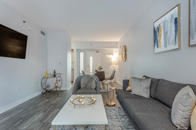 property at 425 W Beech St