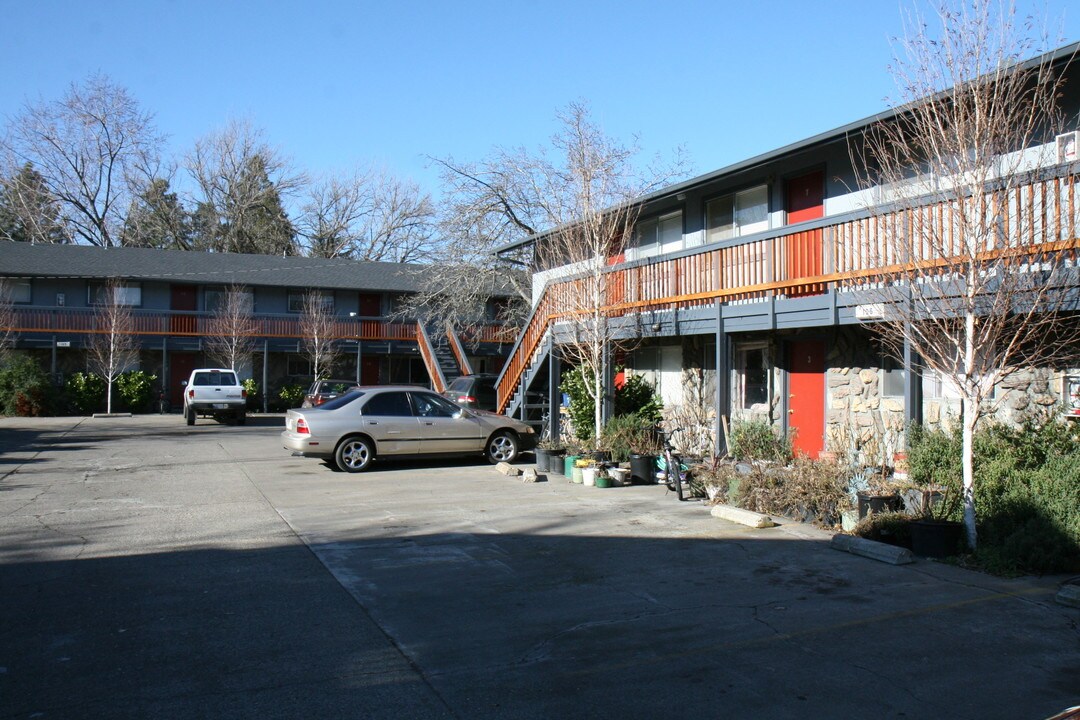 Maplewood Apartments in Ashland, OR - Foto de edificio