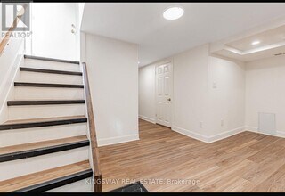 26 Reid Manor in Toronto, ON - Building Photo - Building Photo