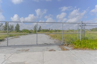 The Commons in Miami Gardens, FL - Foto de edificio - Building Photo