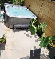 2625 Avenue H, Unit 2625 Ball Street - Alley in Galveston, TX - Building Photo