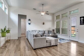 1521 Buckeye Trl in Garland, TX - Building Photo - Building Photo