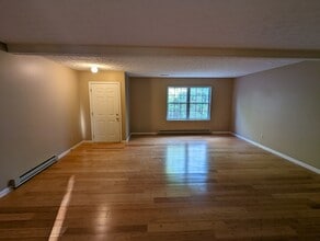 8838 Stone Way NW in North Canton, OH - Foto de edificio - Building Photo