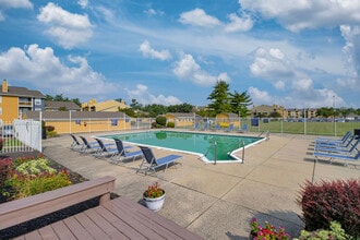 Chesapeake Landing in Centerville, OH - Foto de edificio - Building Photo