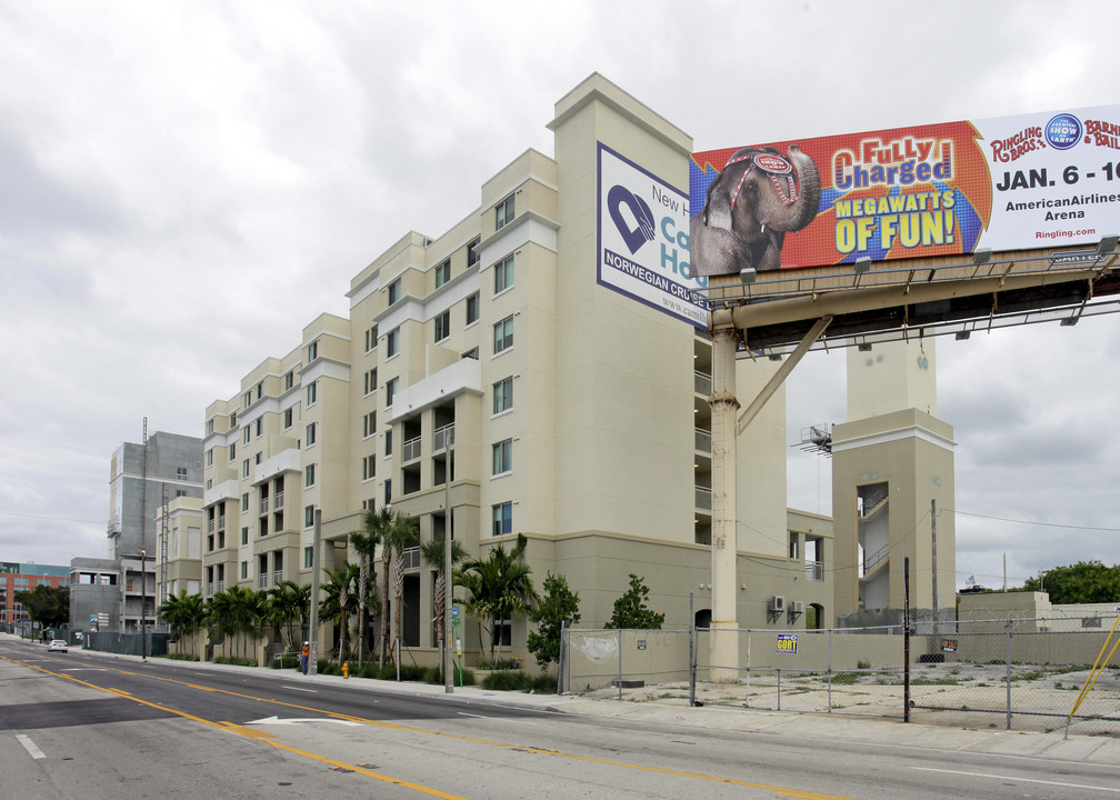 Camillus House - Shepards Court in Miami, FL - Building Photo