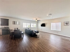 5630 Aspen Heights Dr in Las Vegas, NV - Building Photo - Building Photo