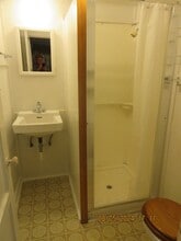 1977 Beach Ave NE in Salem, OR - Building Photo - Building Photo