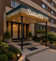 Prospect Downs in Milwaukee, WI - Building Photo