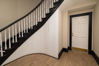 936 N Calvert St in Baltimore, MD - Foto de edificio - Lobby
