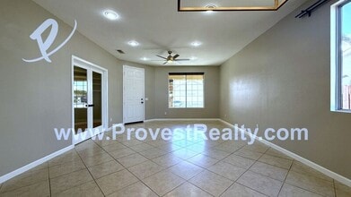 9115 Honeysuckle Ave in Hesperia, CA - Building Photo - Building Photo