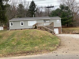 2109 Greenwood Ave in Cambridge, OH - Building Photo