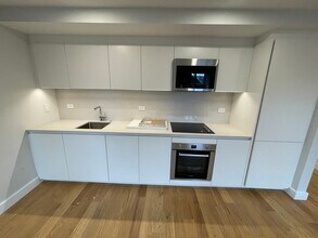 16 Fleet St, Unit 7 in Boston, MA - Building Photo - Building Photo